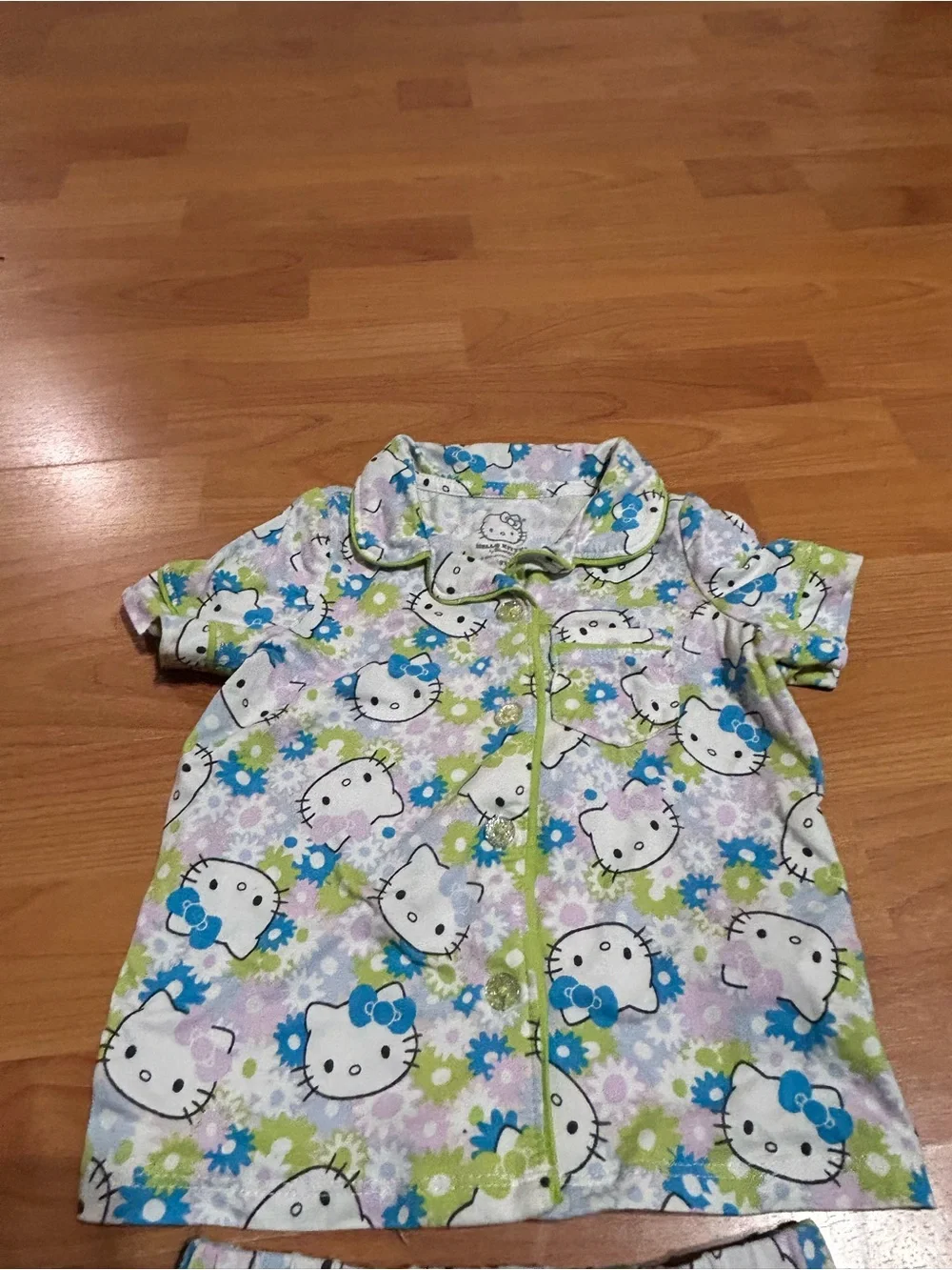 Hello Kitty Gently Used 2T Girls' Short Pajama Set in White, Blue & Lime Toddler